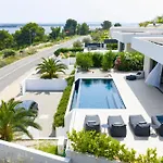 Cloud 9 D10 Villa *