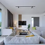 Villa Cloud 9 D10 Tkon