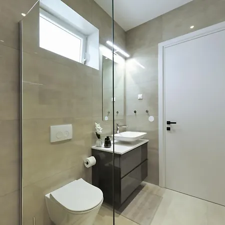 Cloud 9 D10 Villa Tkon