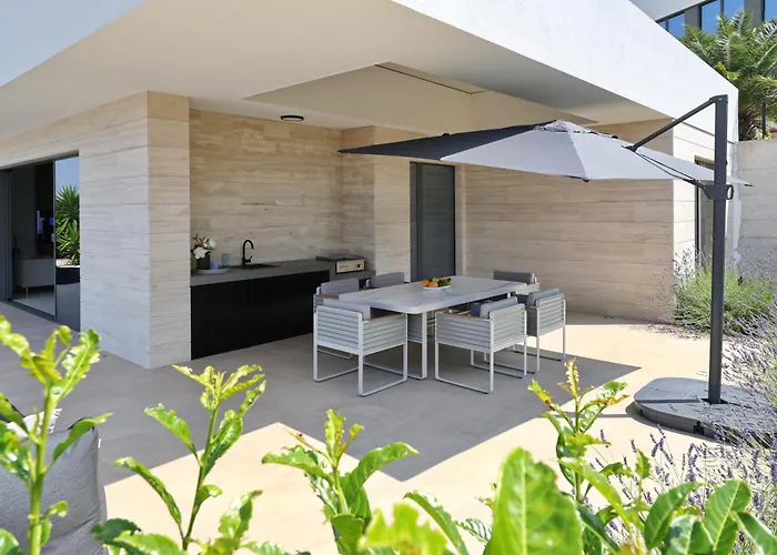 Cloud 9 D10 Villa