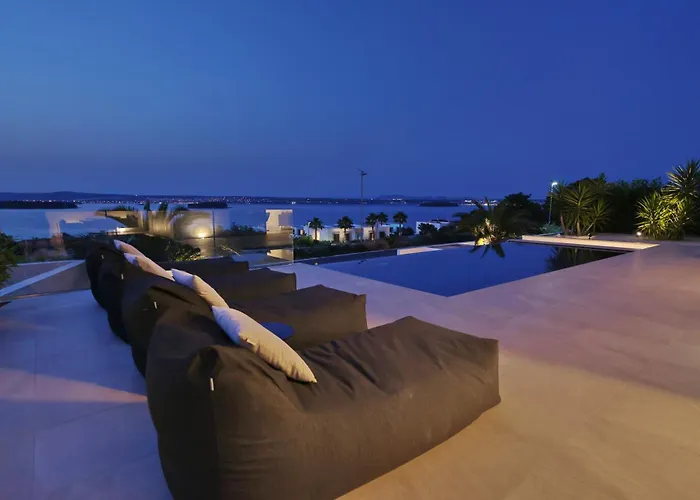 Cloud 9 D10 Villa